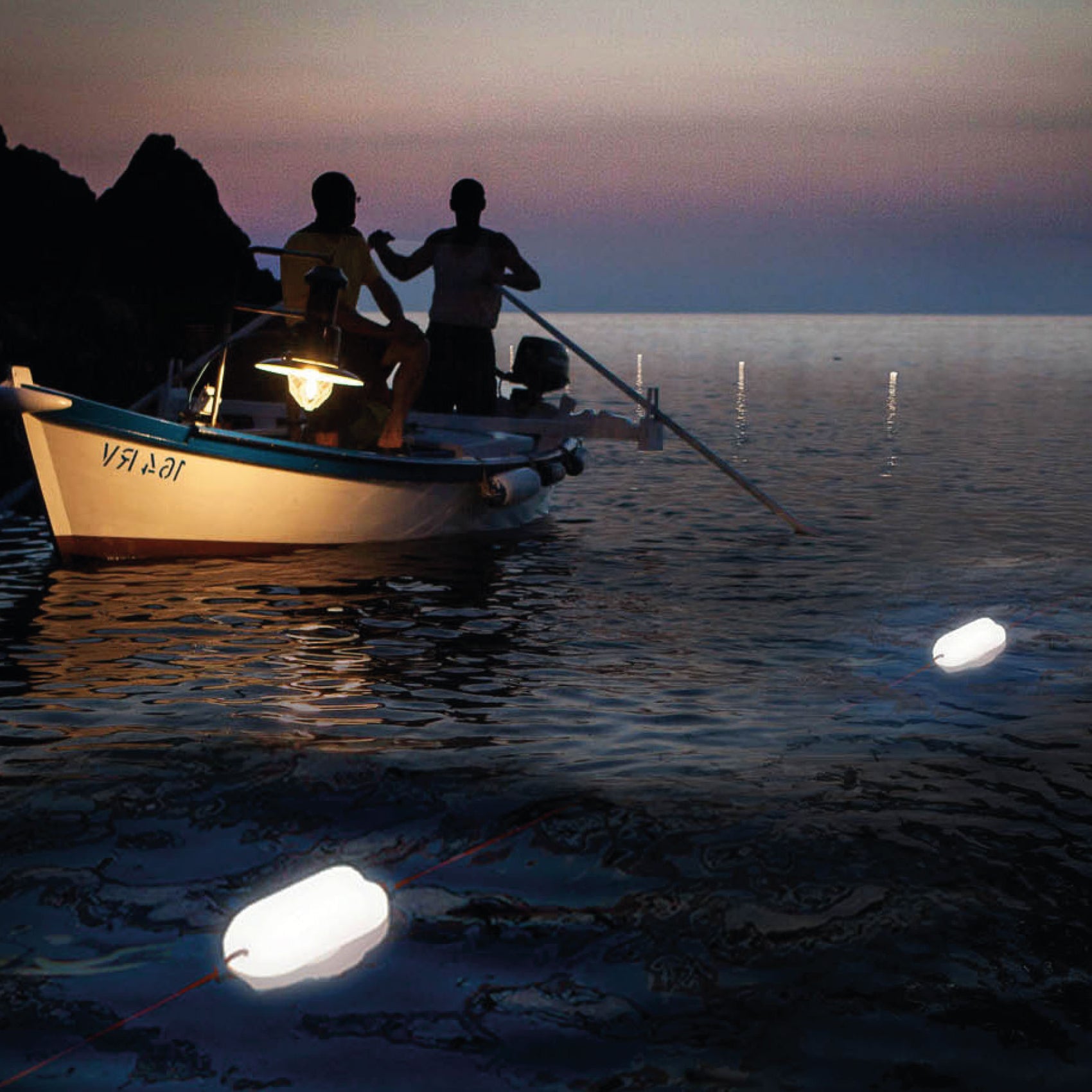 Boa Luminosa Galleggiante Con Pannello Solare Interno