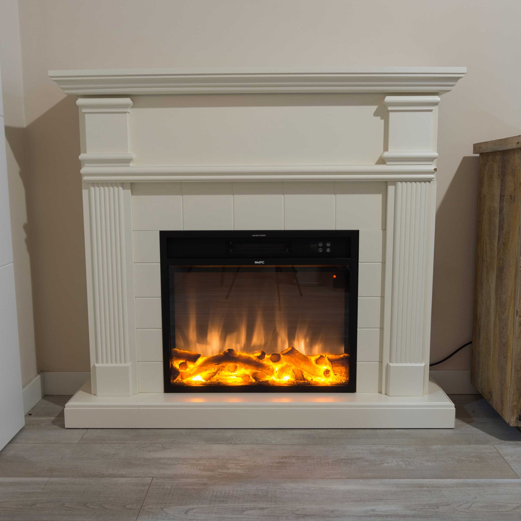 Caminetto Elettrico Bianco Crema Eleganza e Calore Per La Tua Casa