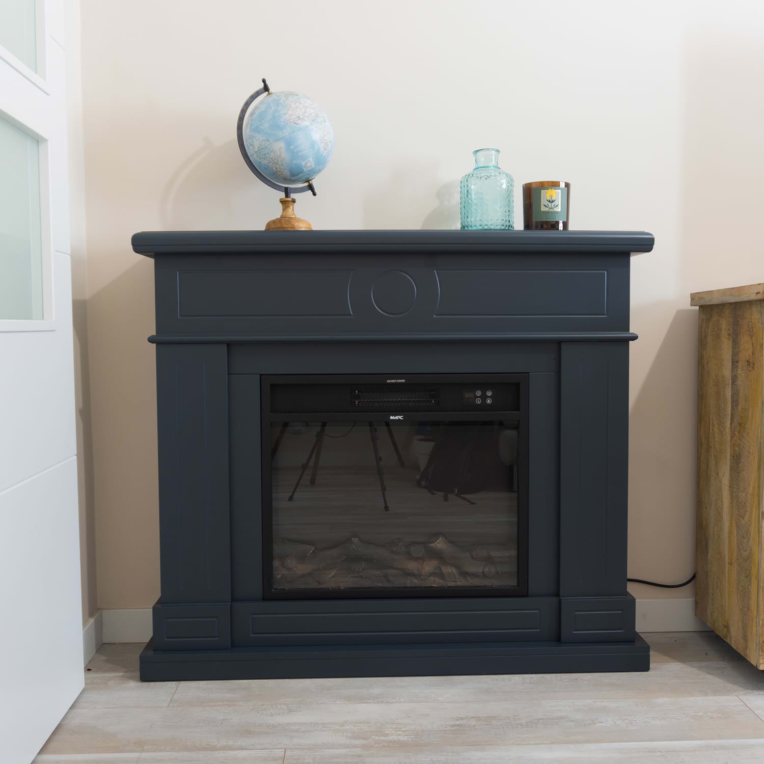 Caminetto Elettrico Grigio Scuro Con Effetto Fiamma Realistico