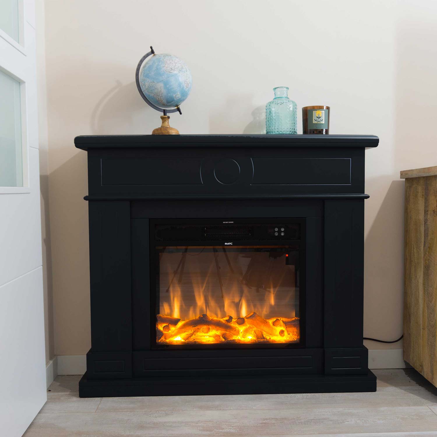 Caminetto Elettrico Nero Elegante Con Effetto Fiamma Realistico