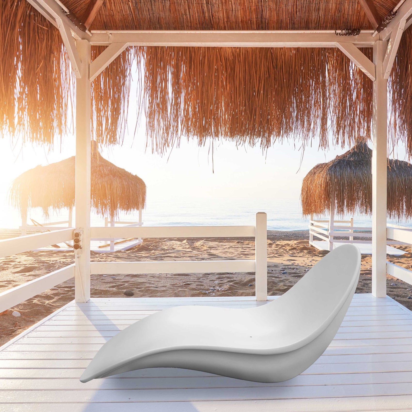 Chaise Longue Bianca In Vetroresina Sined Comfort e Design Per Interni Ed Esterni