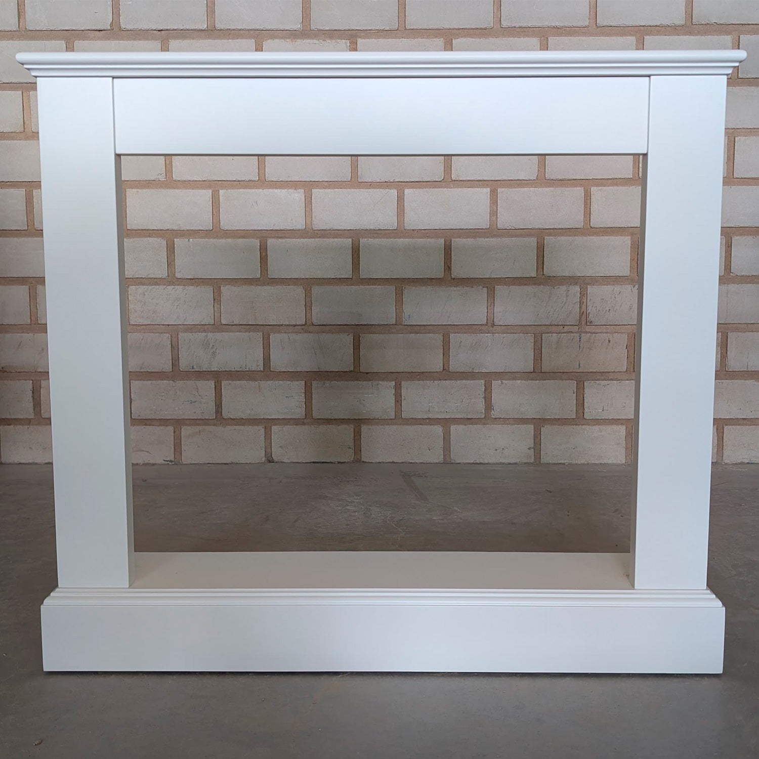 Cornice Camillo Bianca eleganza resistenza e design moderno