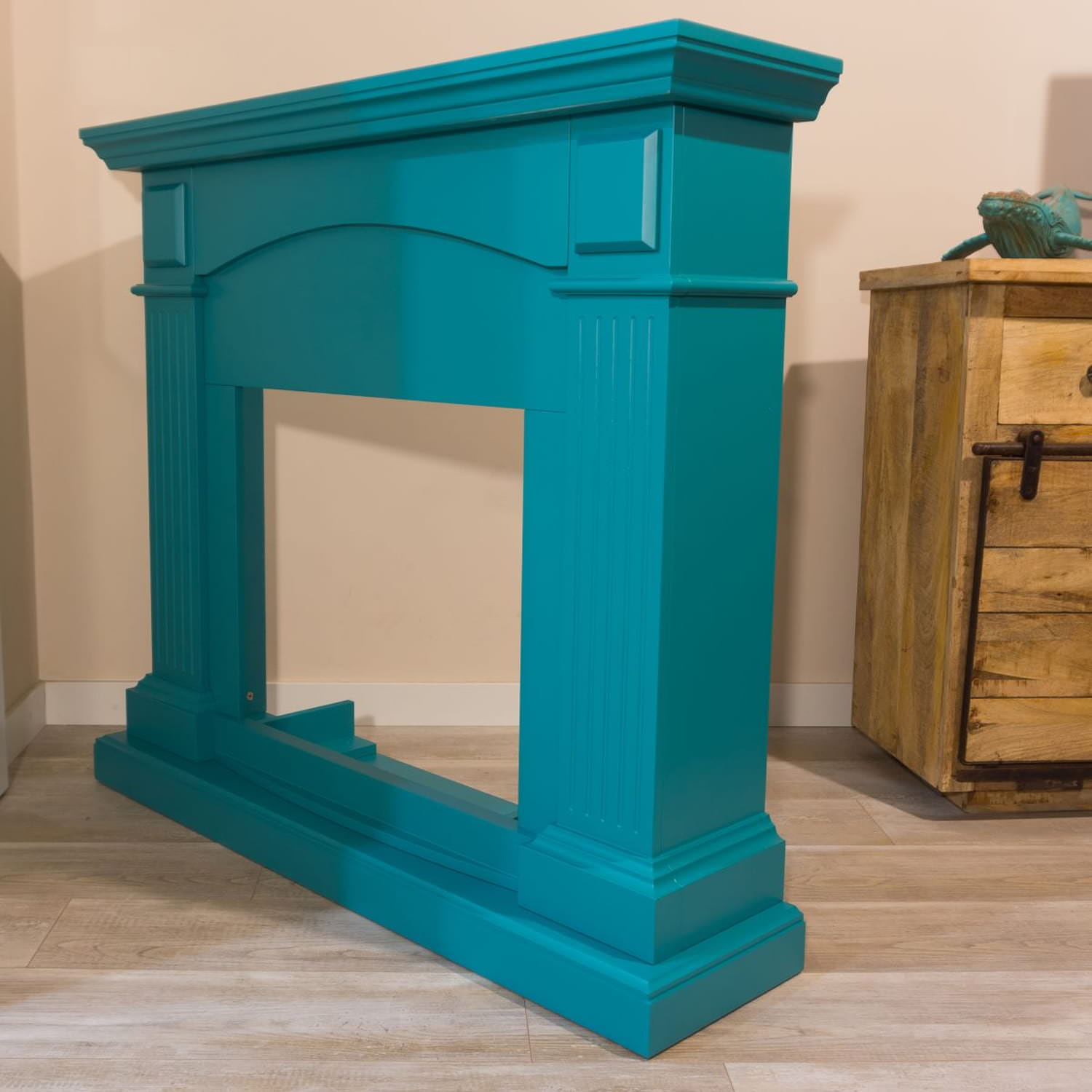 Cornice Blu Turchese Per Caminetto Cetona Eleganza e Qualita