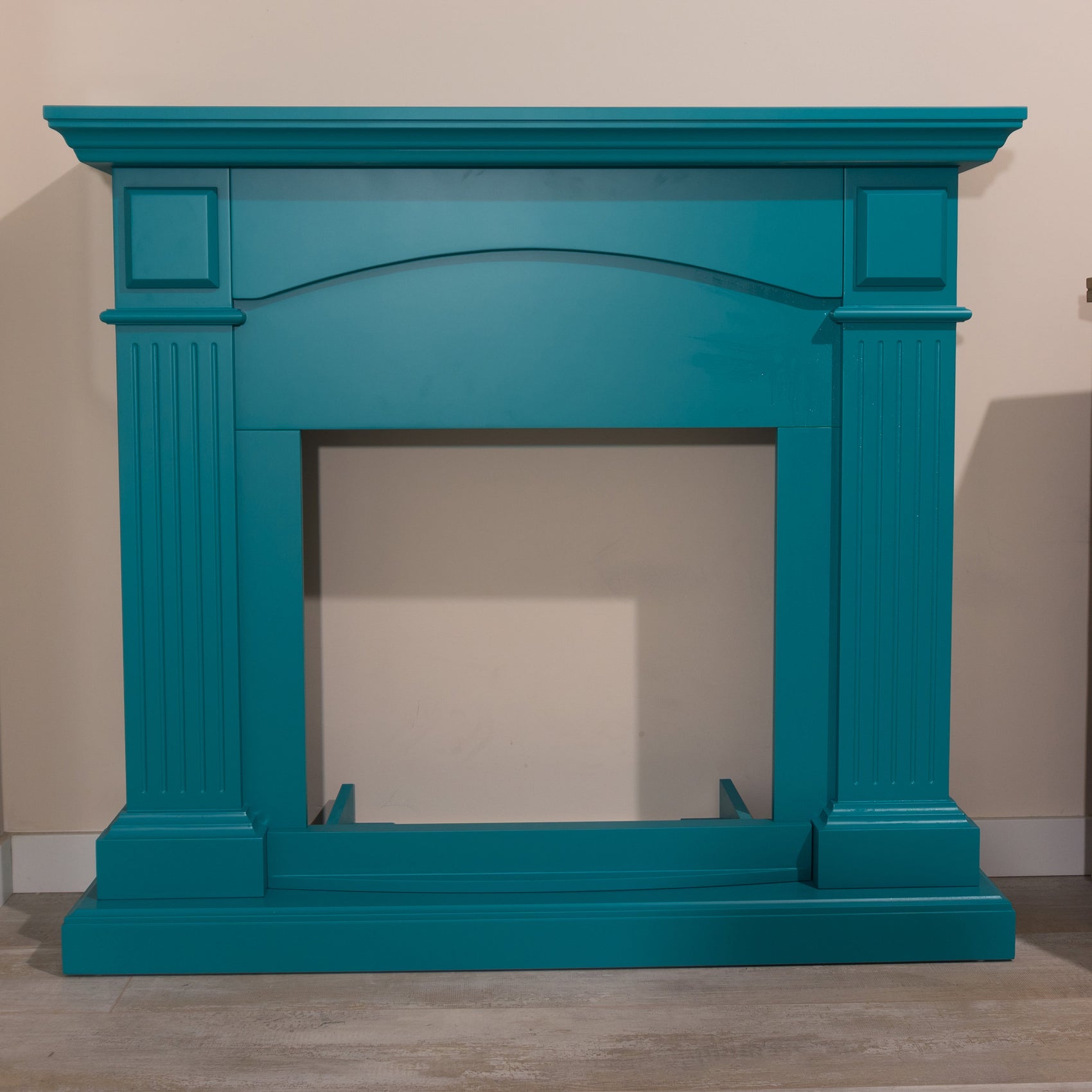 Cornice Blu Turchese Per Caminetto Cetona Eleganza e Qualita