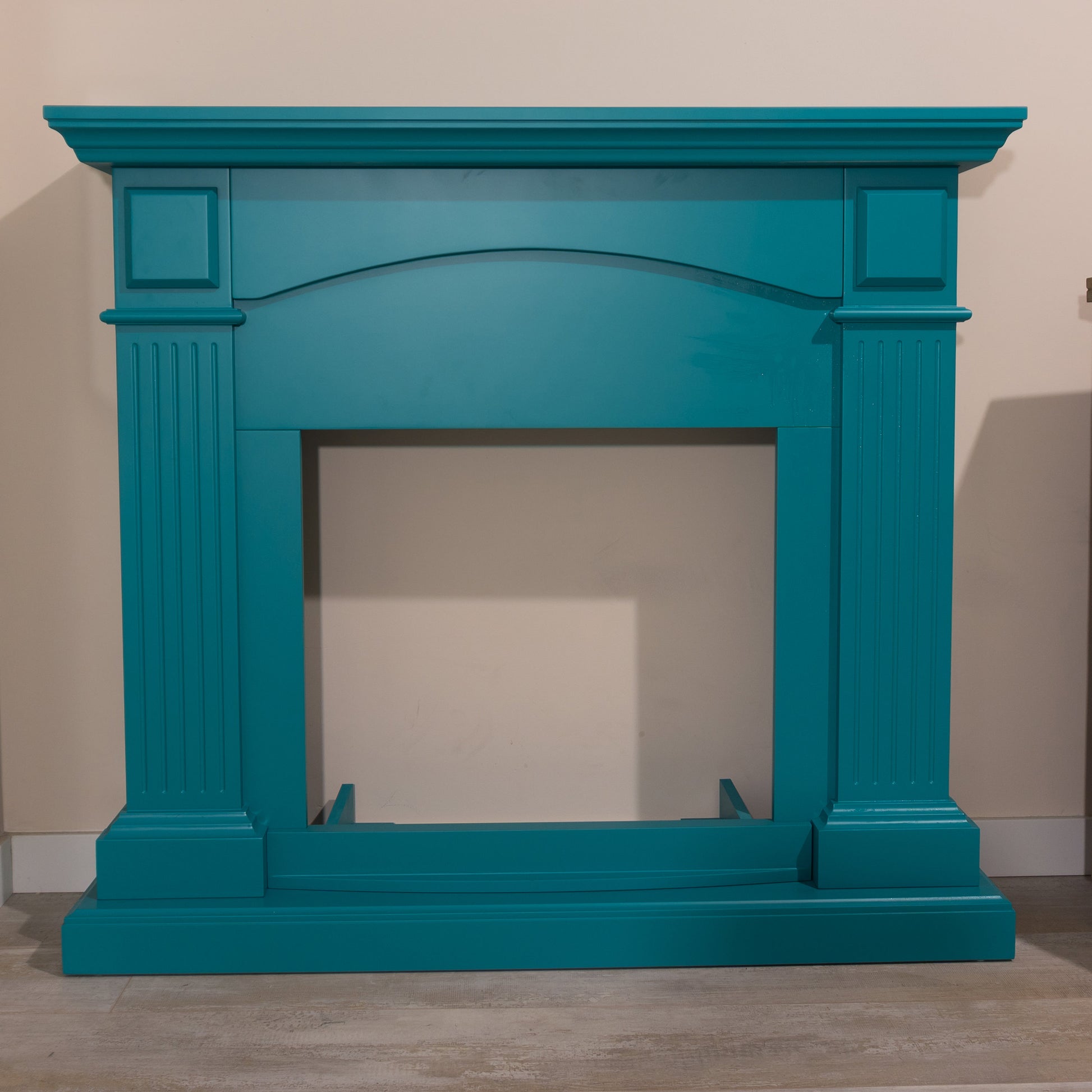 Cornice Blu Turchese Per Caminetto Cetona Eleganza e Qualita