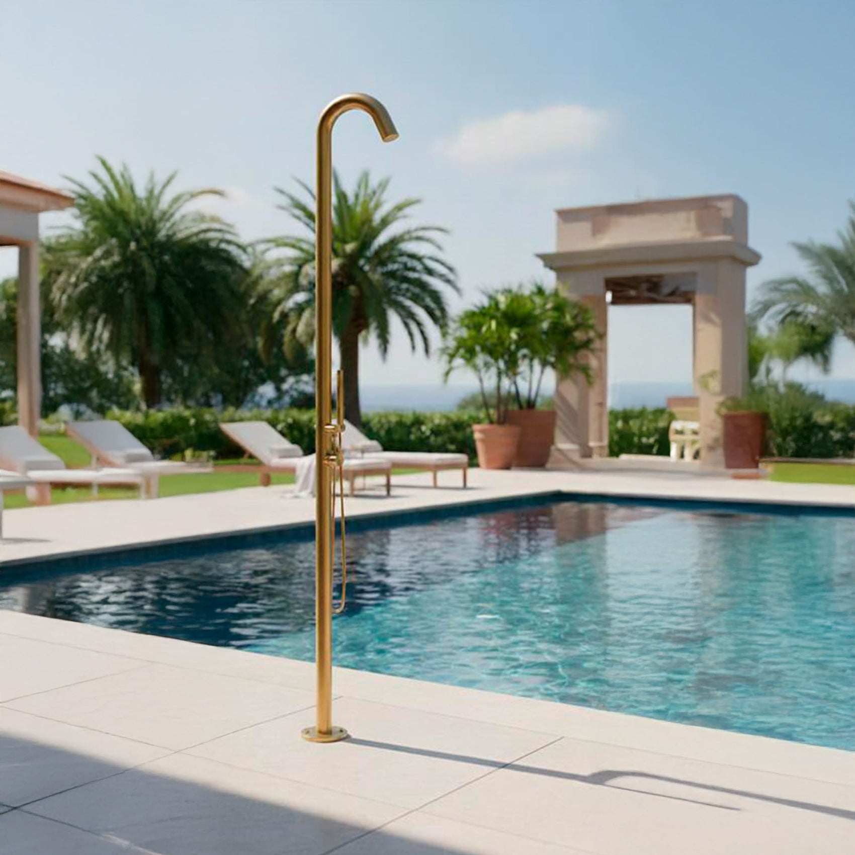 Doccia da giardino Sined Alghero oro eleganza e resistenza