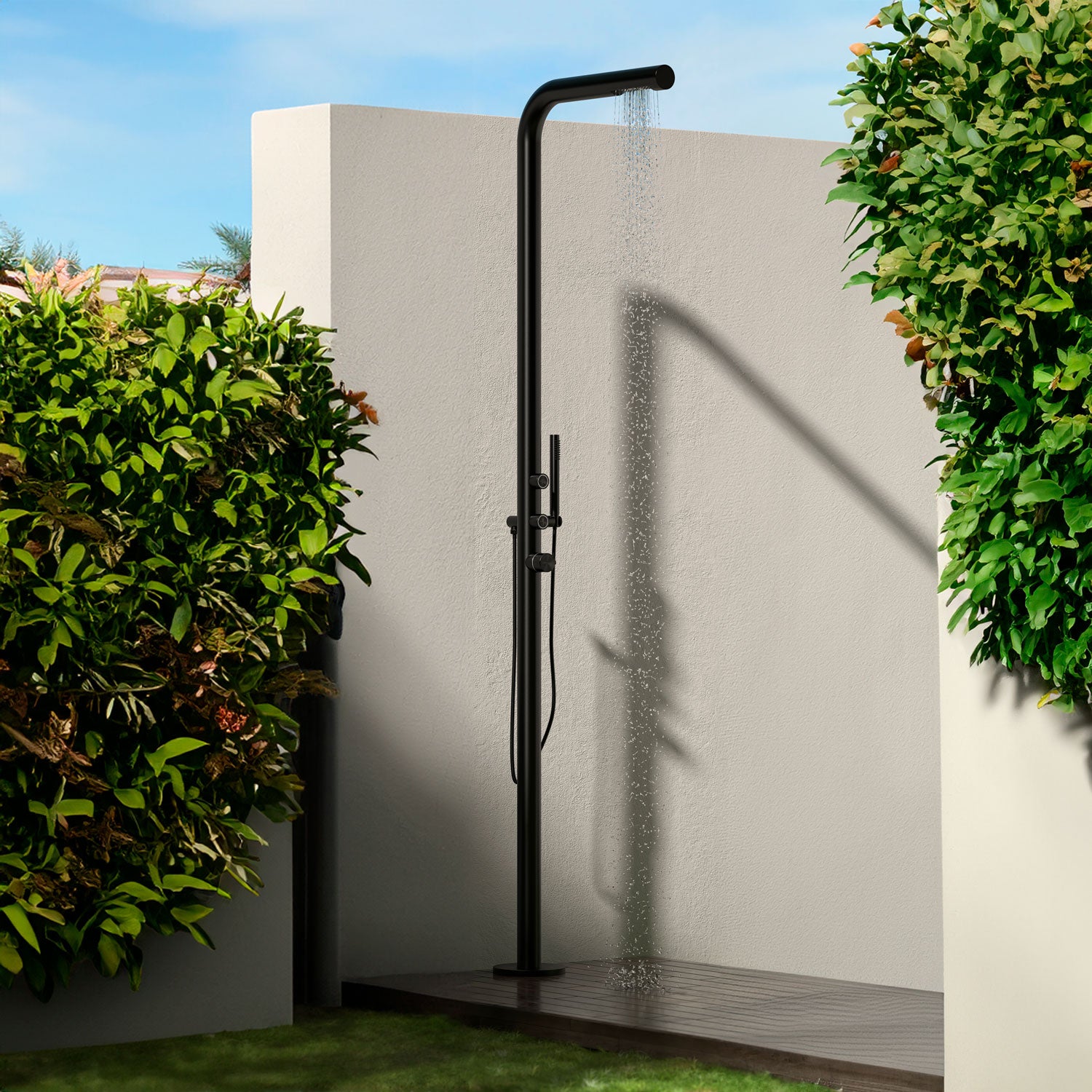 Doccia Esterna Budoni Nera In Acciaio Inox Aisi 316l Elegante e Resistente Con Doppio Miscelatore e Doccetta a Mano Ideale Per Giardini e Piscine Acquisto Sicuro e Consegna Veloce