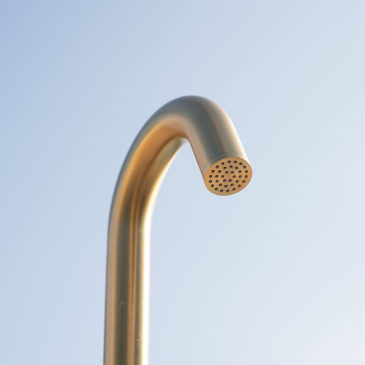 Sined Quartu Doccia Per Esterni In Acciaio 316l Con Soffione e Lavapiedi h 2289 Cm Inox Oro Con Soffione Deviatore e Lavapiedi