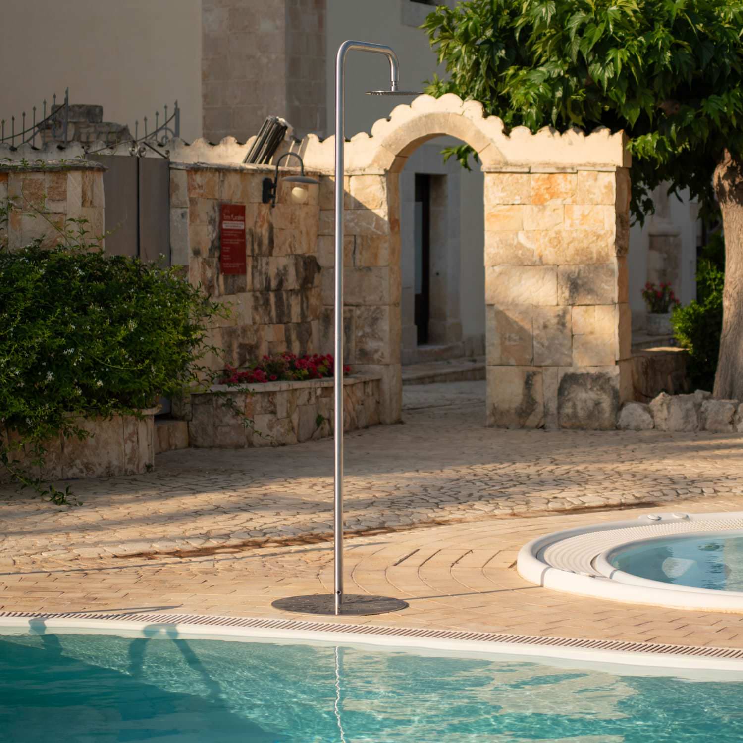 Doccia Simius Inox Sined Eleganza e Qualita Per Il Tuo Giardino