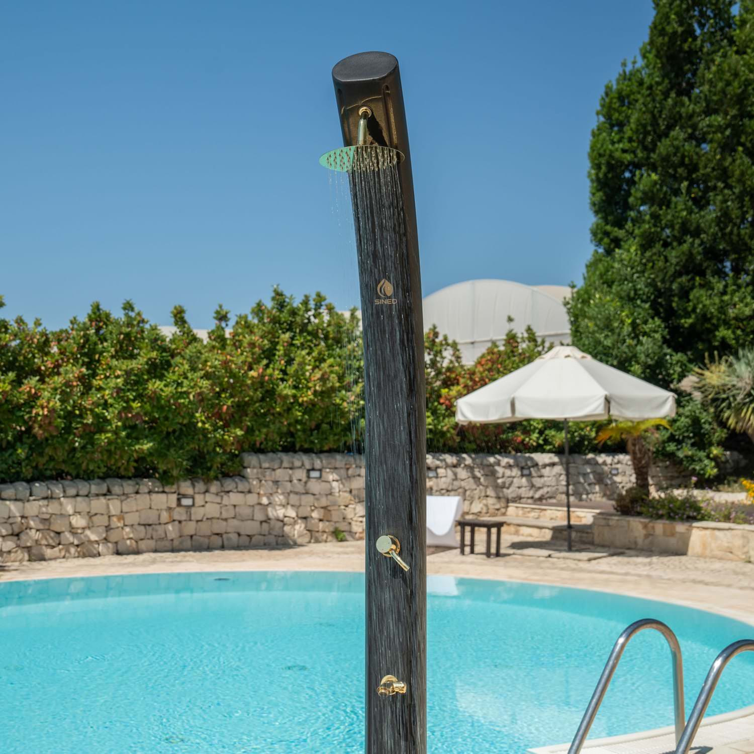 Doccia Solare Nera e Oro Per Giardino Soffione 20 Cm