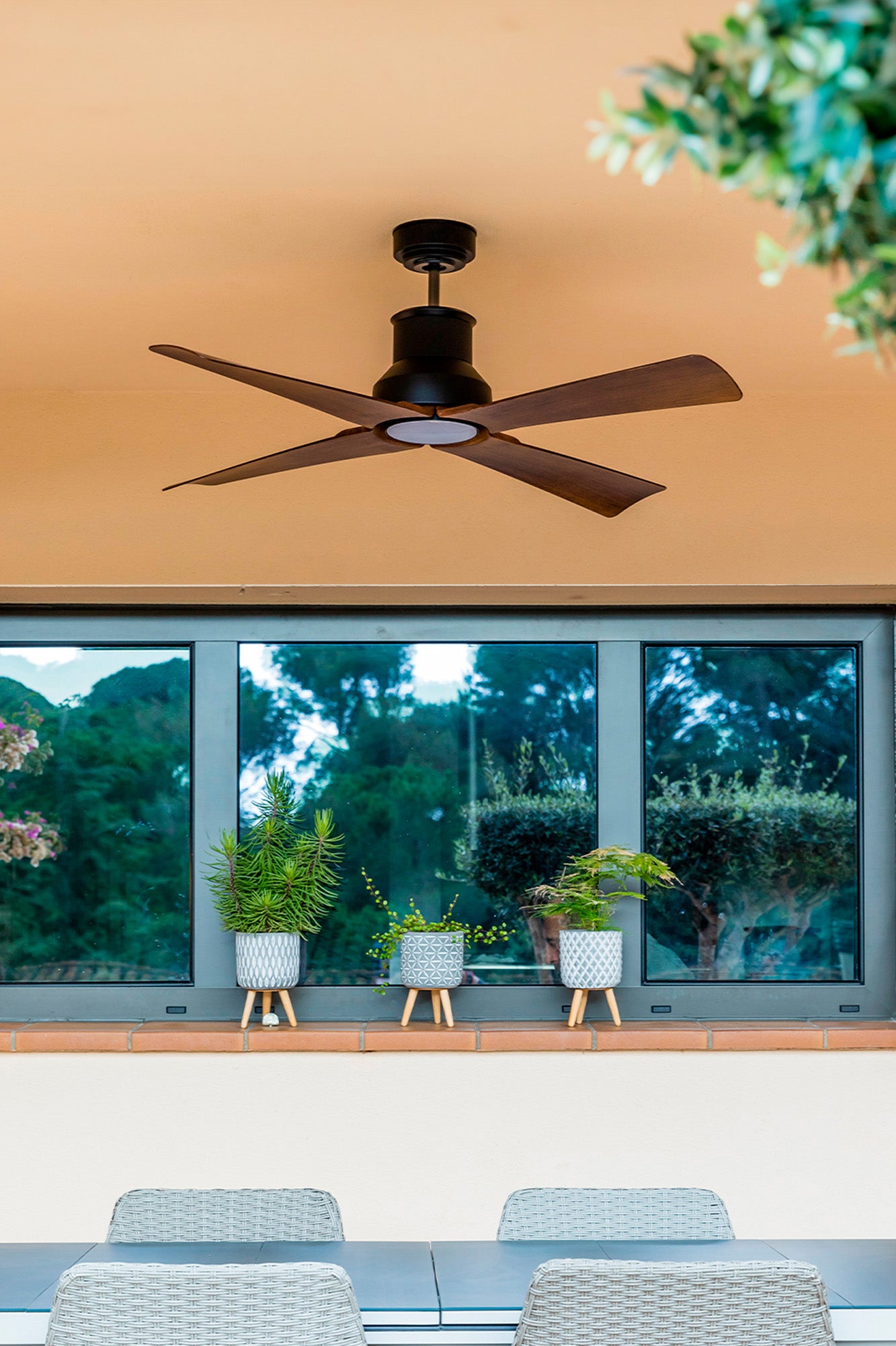 Eleganza Moderna Faro Winche 130 Dc Nero