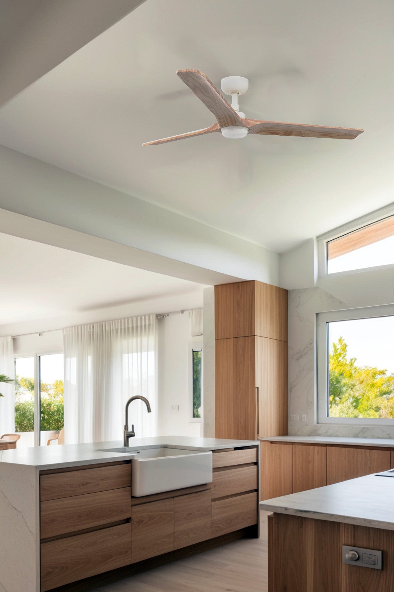 Faro Heywood l Eleganza e Funzionalita