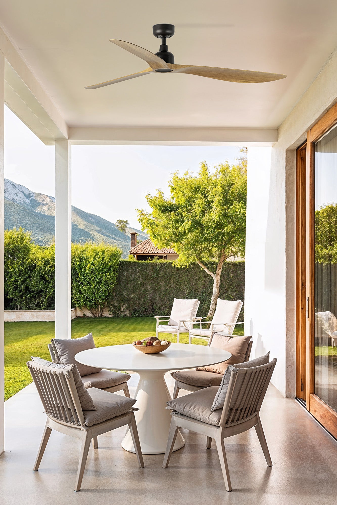 Faro Outwood l Eleganza e Funzionalita