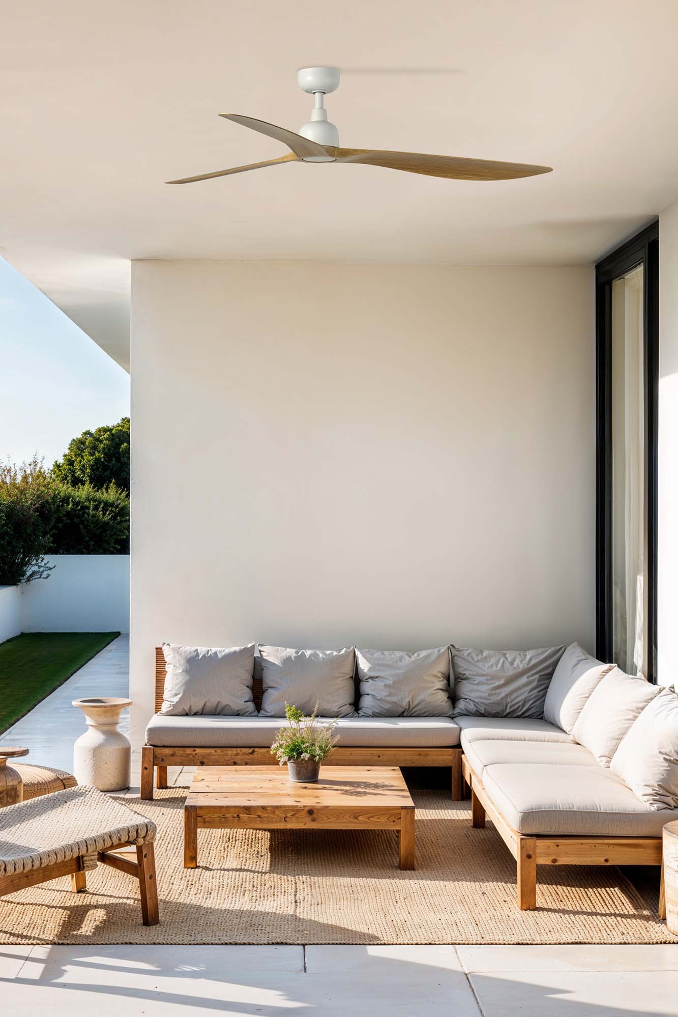 Faro Outwood l Eleganza e Funzionalita