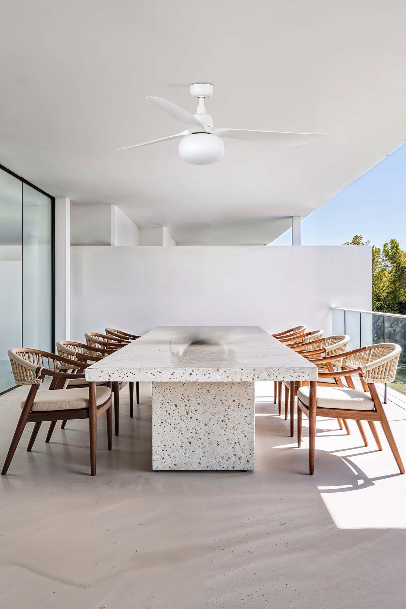 faro outwood bianco ø1500 elegante e res