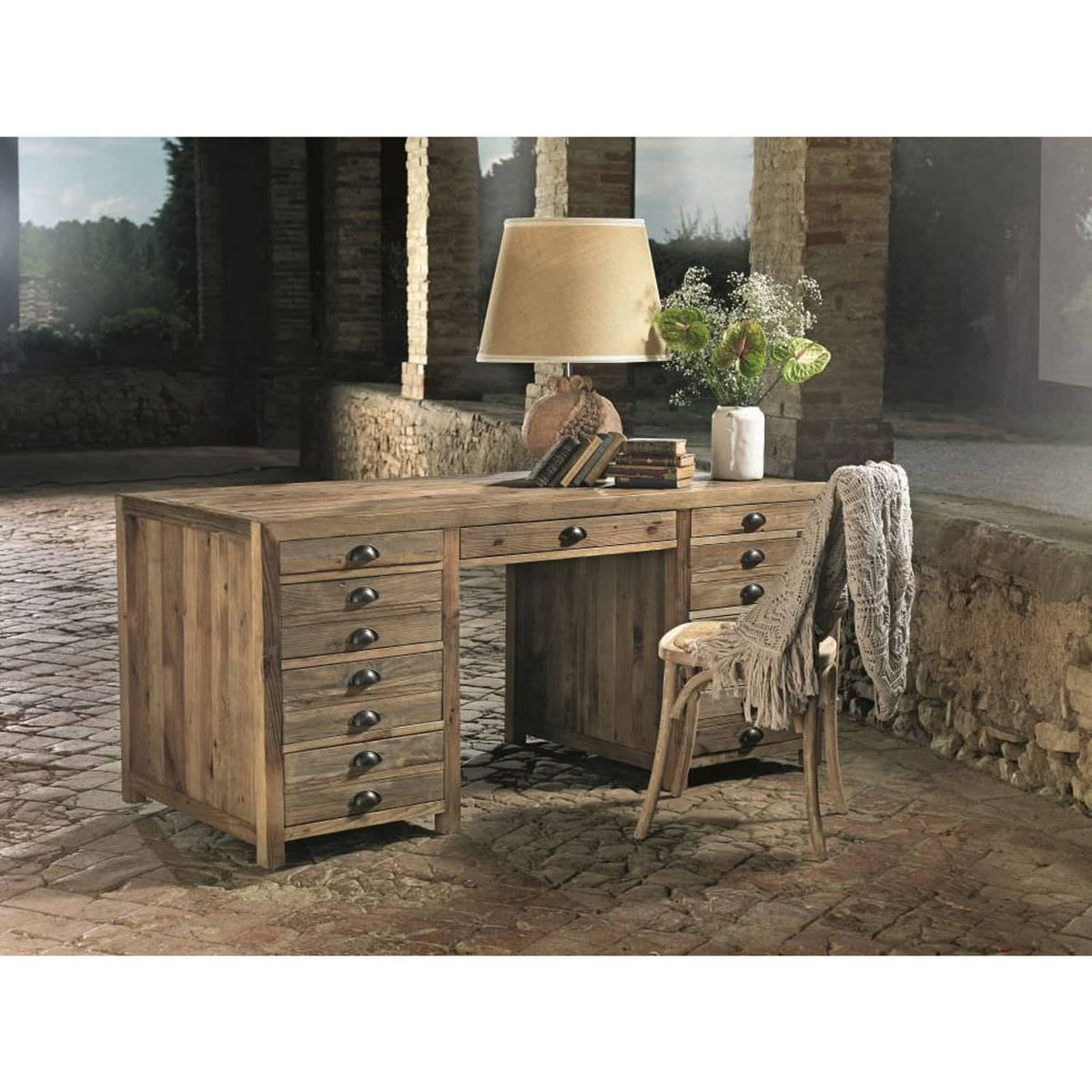 Scrivania In Legno Massiccio Assenzio Eleganza e Funzionalit