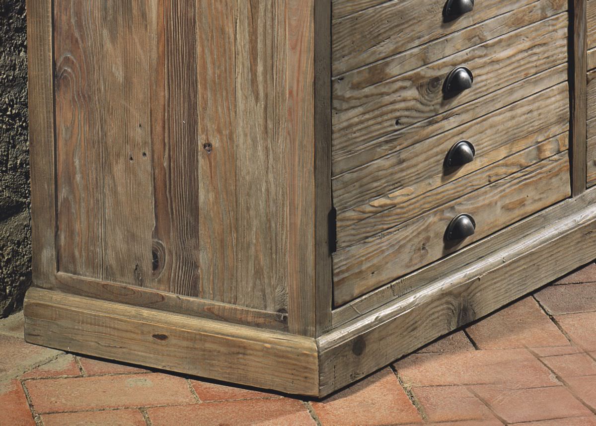 Credenza Lavanda In Legno Vecchio Eleganza e Funzionalita
