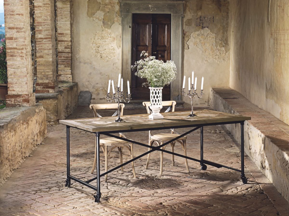 Tavolo Tiglio In Pino Vecchio e Ferro Con Ruote Eleganza e Funzionalita