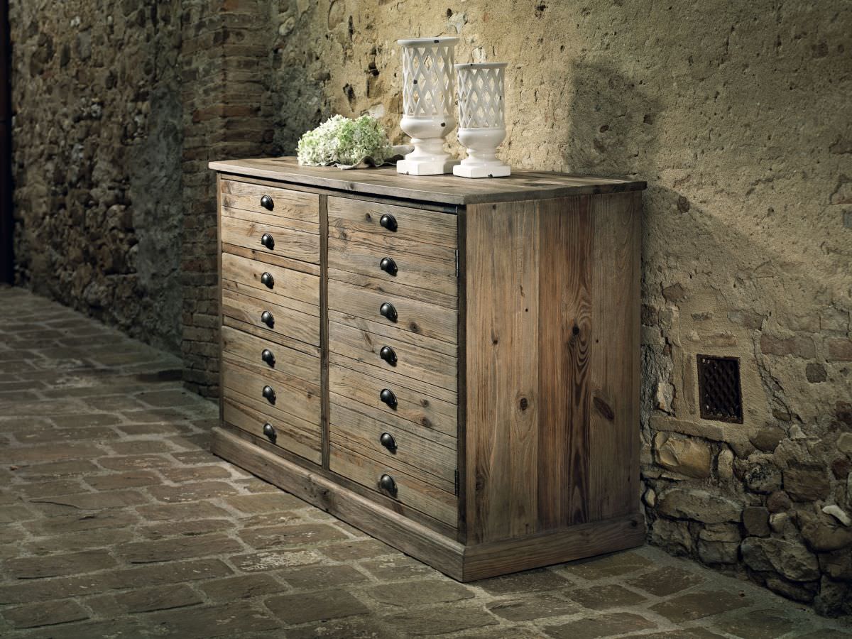 Cassettiera In Legno Restaurato Eleganza e Funzionalita Per Il Tuo Spazio