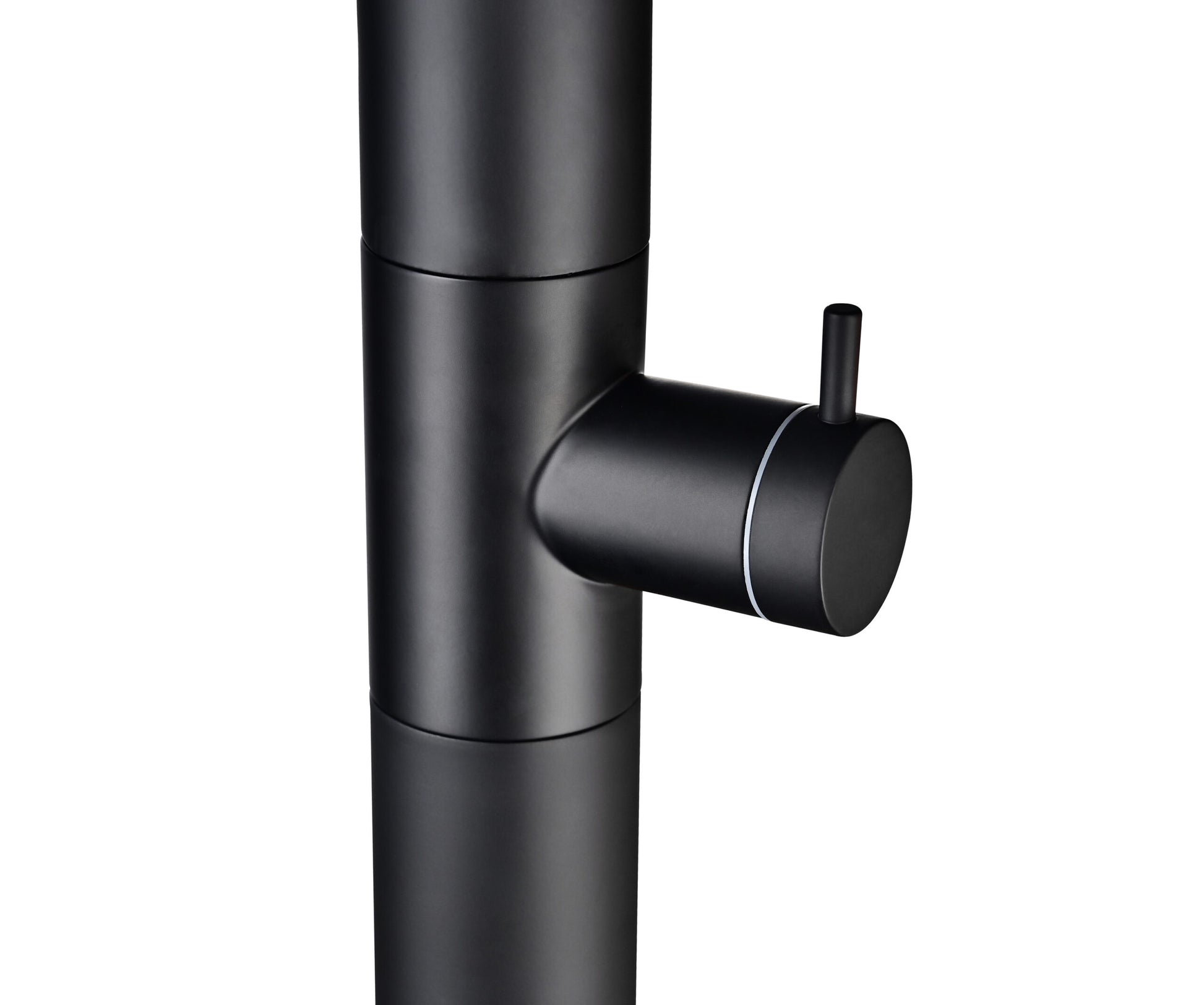 Doccia piscina inox 316 OREGON eleganza e qualita per il tuo giardino Realizzata in acciaio inox 316 nero offre resistenza allusura e alla corrosione Dotata di diffusore orientabile e rubinetto monoforo e laccessorio perfetto per gli spazi esterni