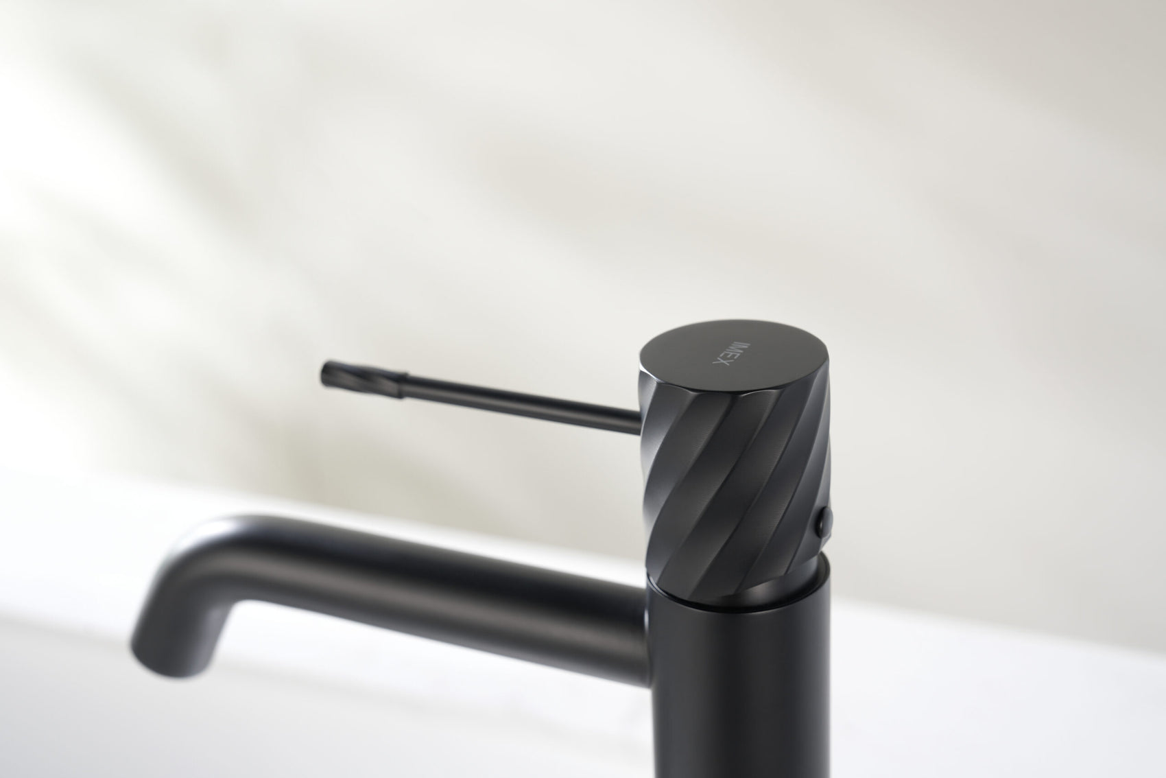 Imex Bdb063 1ng grifo monomando de lavabo negro mate, elegante y duradero