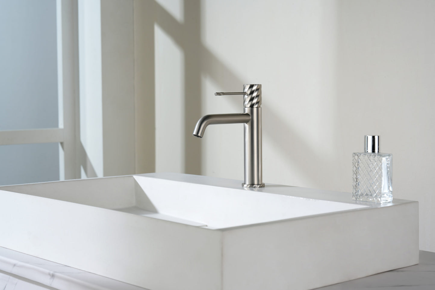 MISCELATORE MONOCOMANDO PER LAVABO IN NI