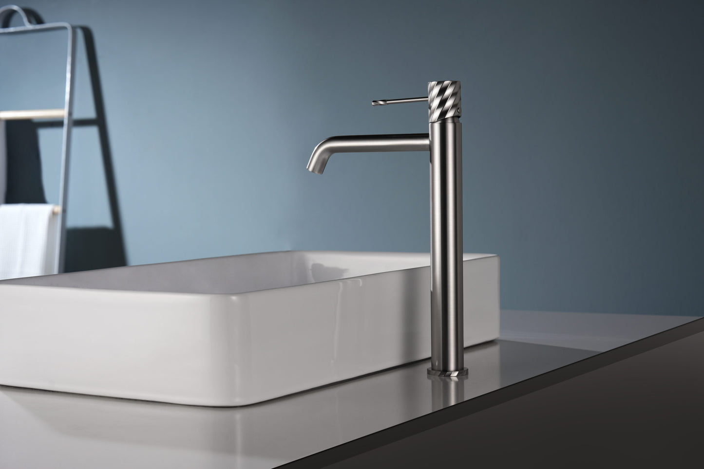 MISCELATORE MONOCOMANDO PER LAVABO ALTO