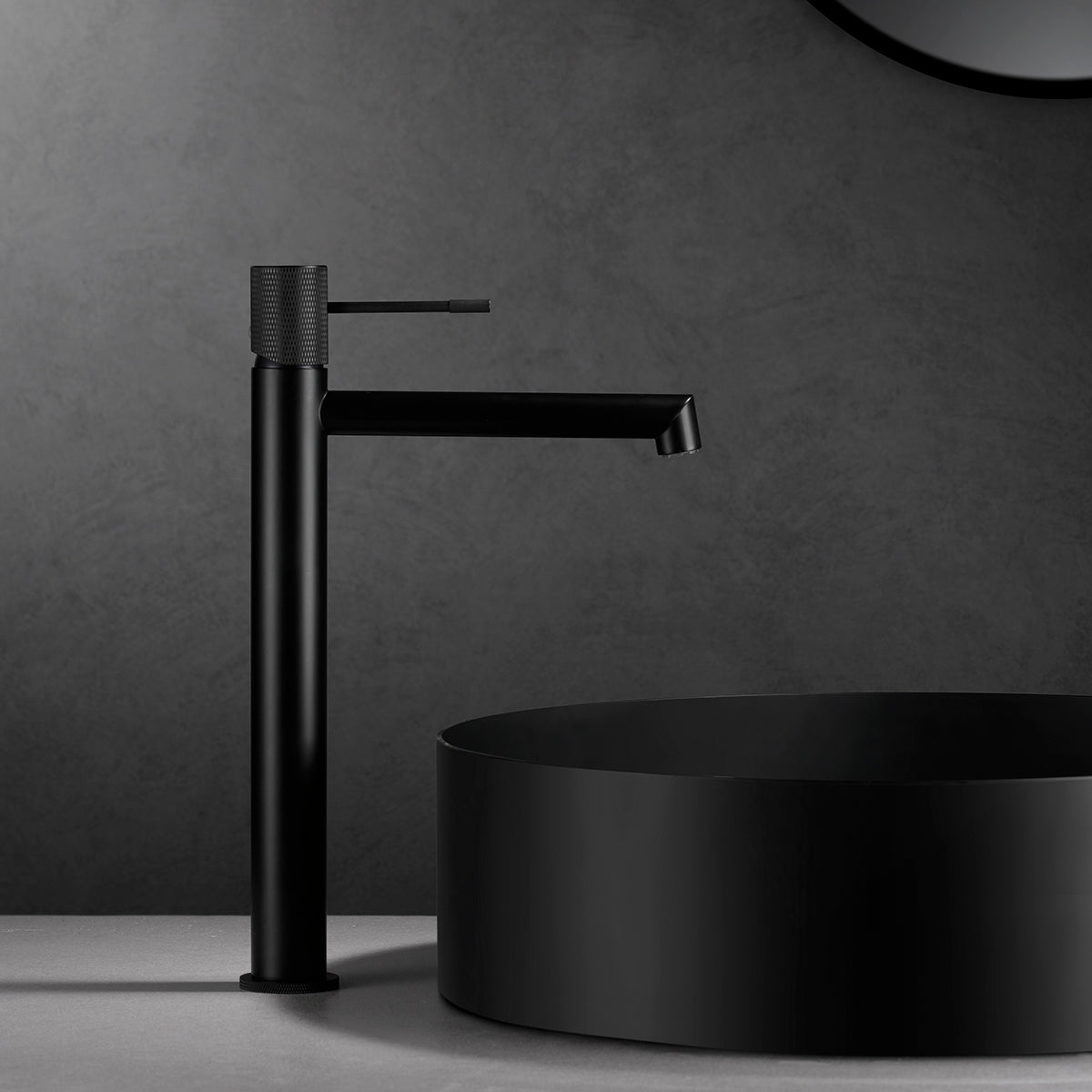 Miscelatore lavabo alto Line nero opaco