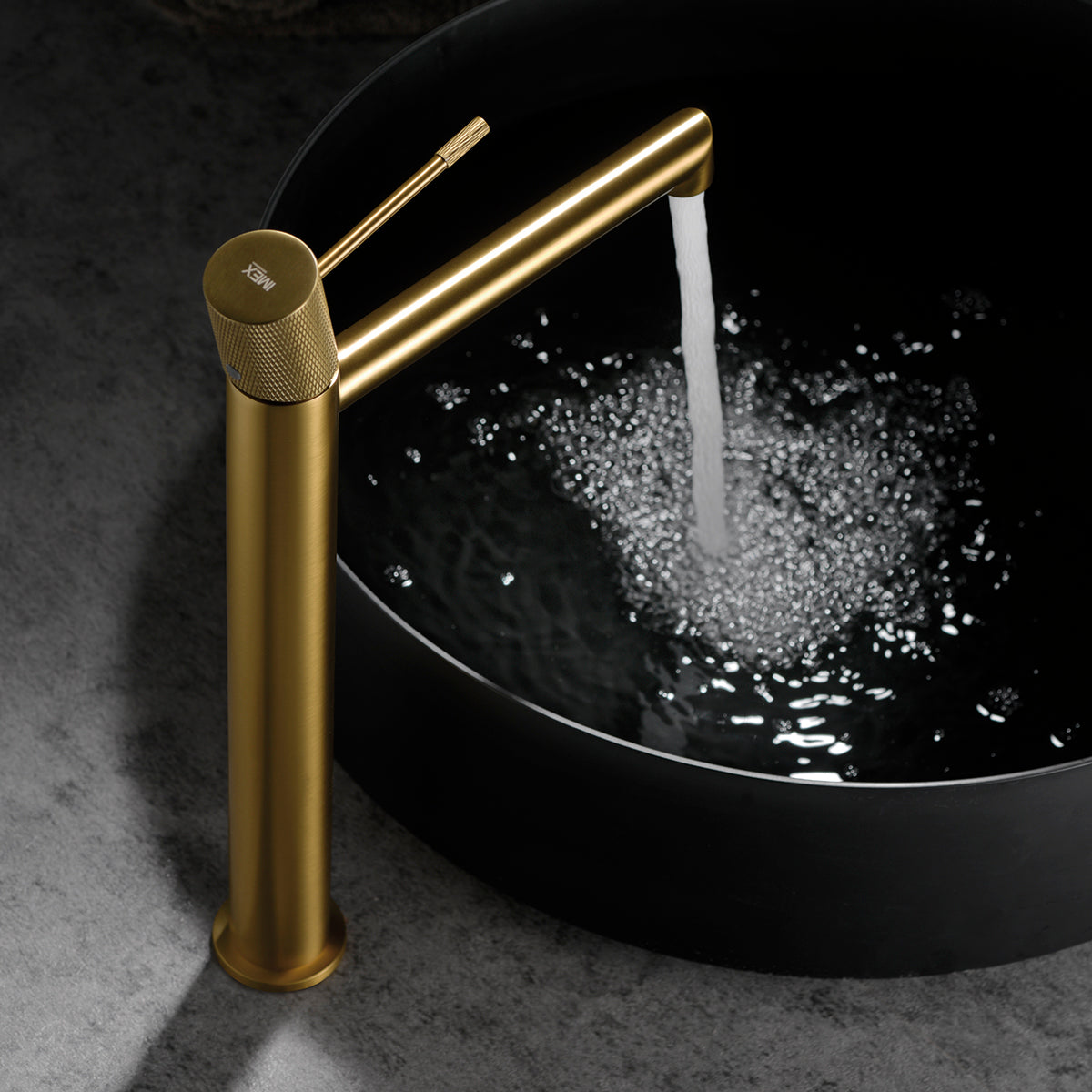 Miscelatore lavabo alto Line oro spazzol