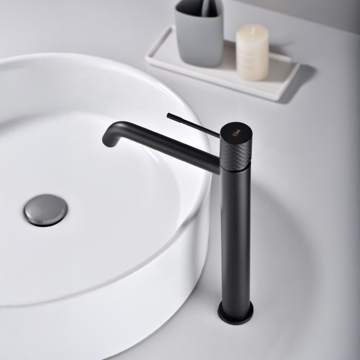 Miscelatore monocomando alto per lavabo