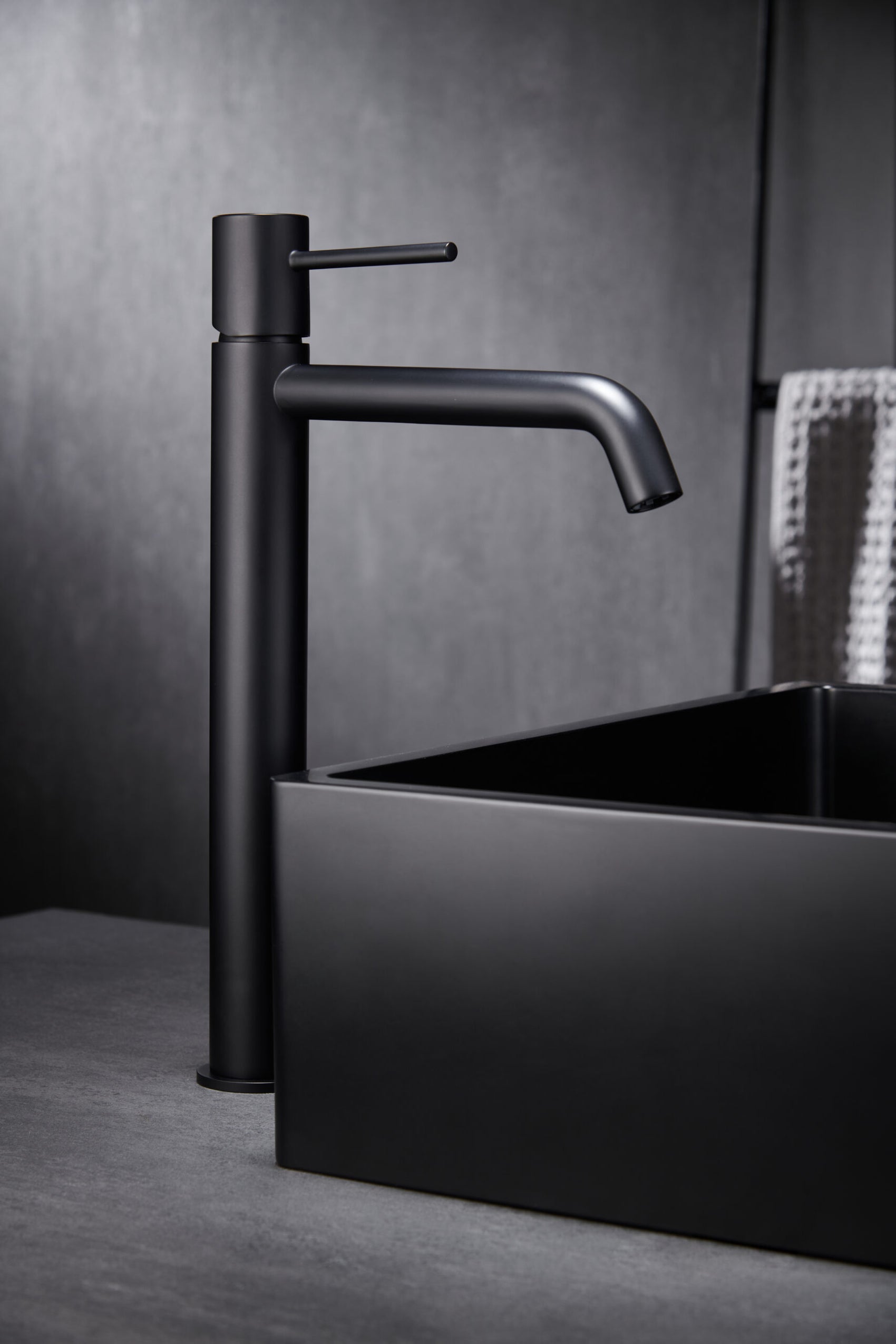 Miscelatore lavabo alto Monza nero opaco