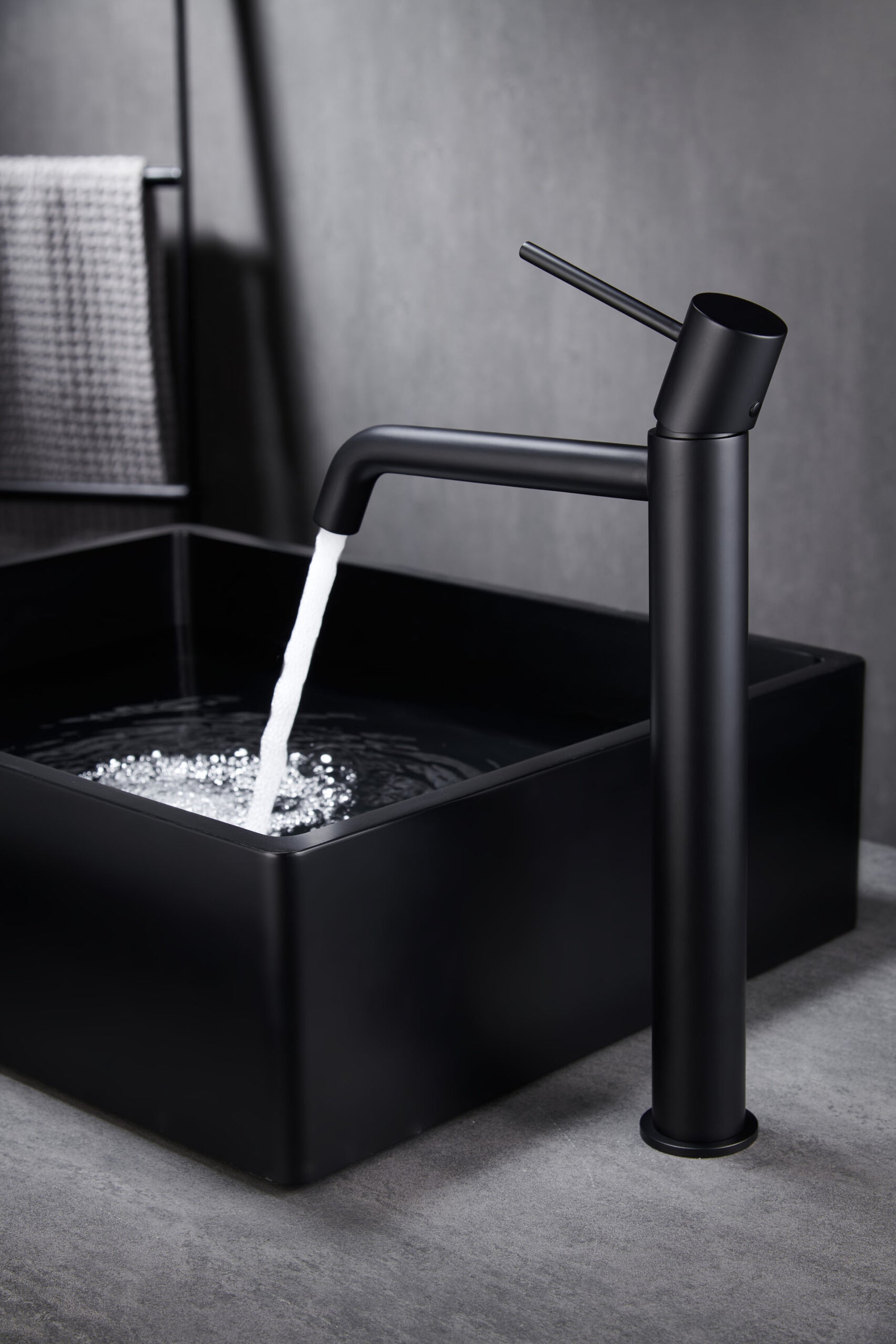 Miscelatore lavabo alto Monza nero opaco