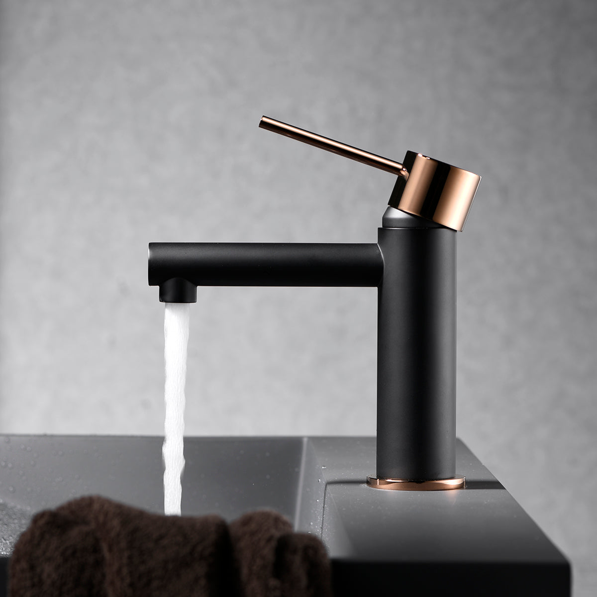 Miscelatore lavabo Milos Stick nero oro