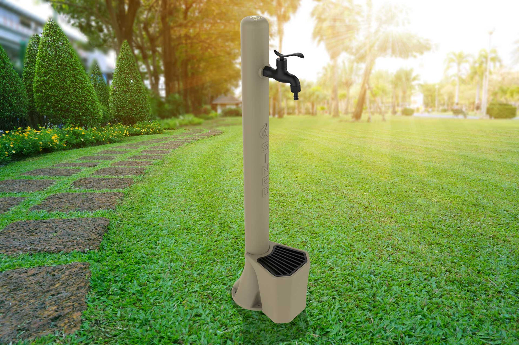Scopri la fontana tortora con secchiello da 5 litri realizzata in polietilene ad alta resistenza ideale per esterni Il design elegante e la durabilita la rendono perfetta per giardini piscine e aree pubbliche Facile da installare e mantenere offre