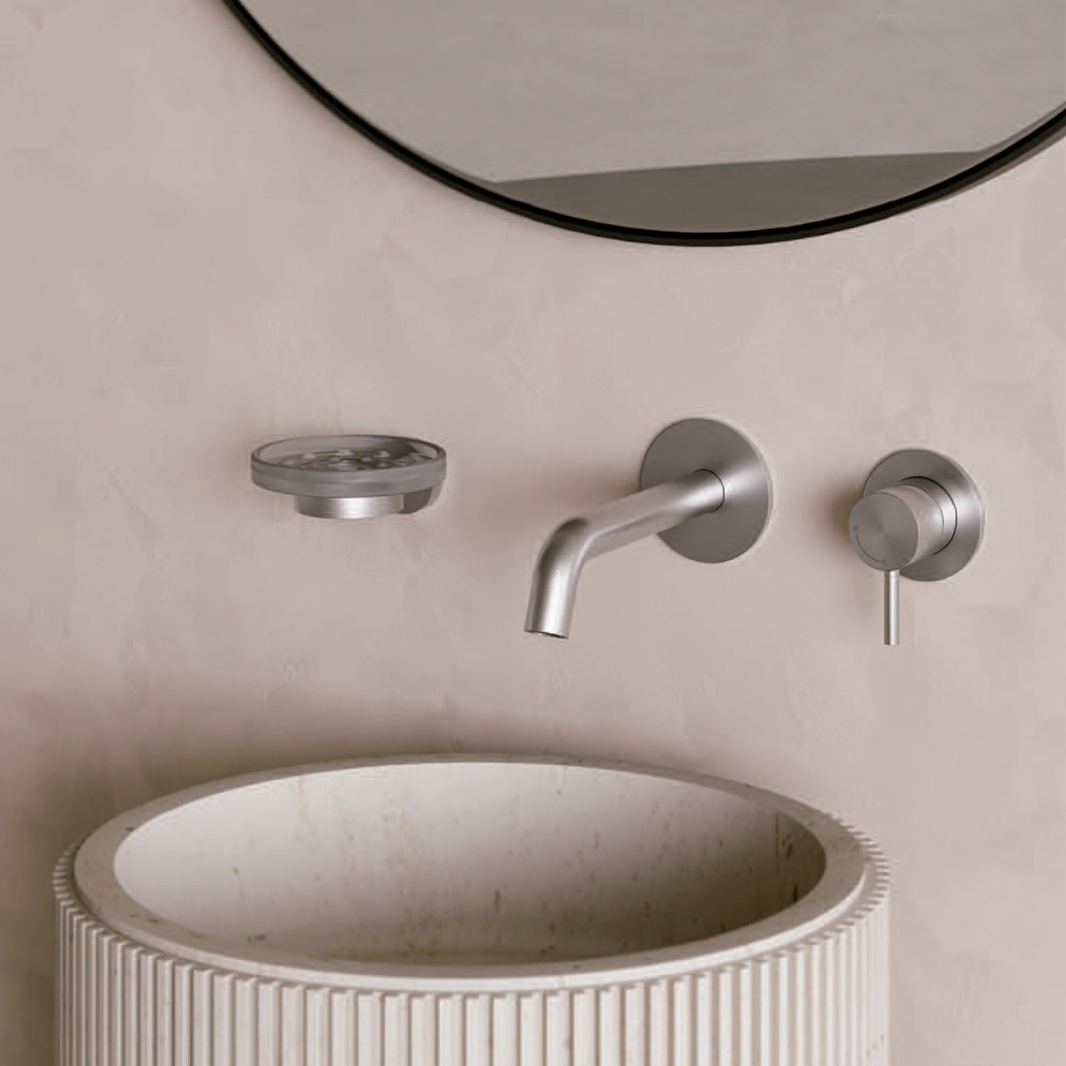 Scopri il kit miscelatore e beccuccio da muro Sined Levante eleganza in inox resistenza e qualita Questo rubinetto da lavandino e la scelta ideale per chi desidera un design moderno e funzionale perfetto per abitazioni e ambienti professionali Inves
