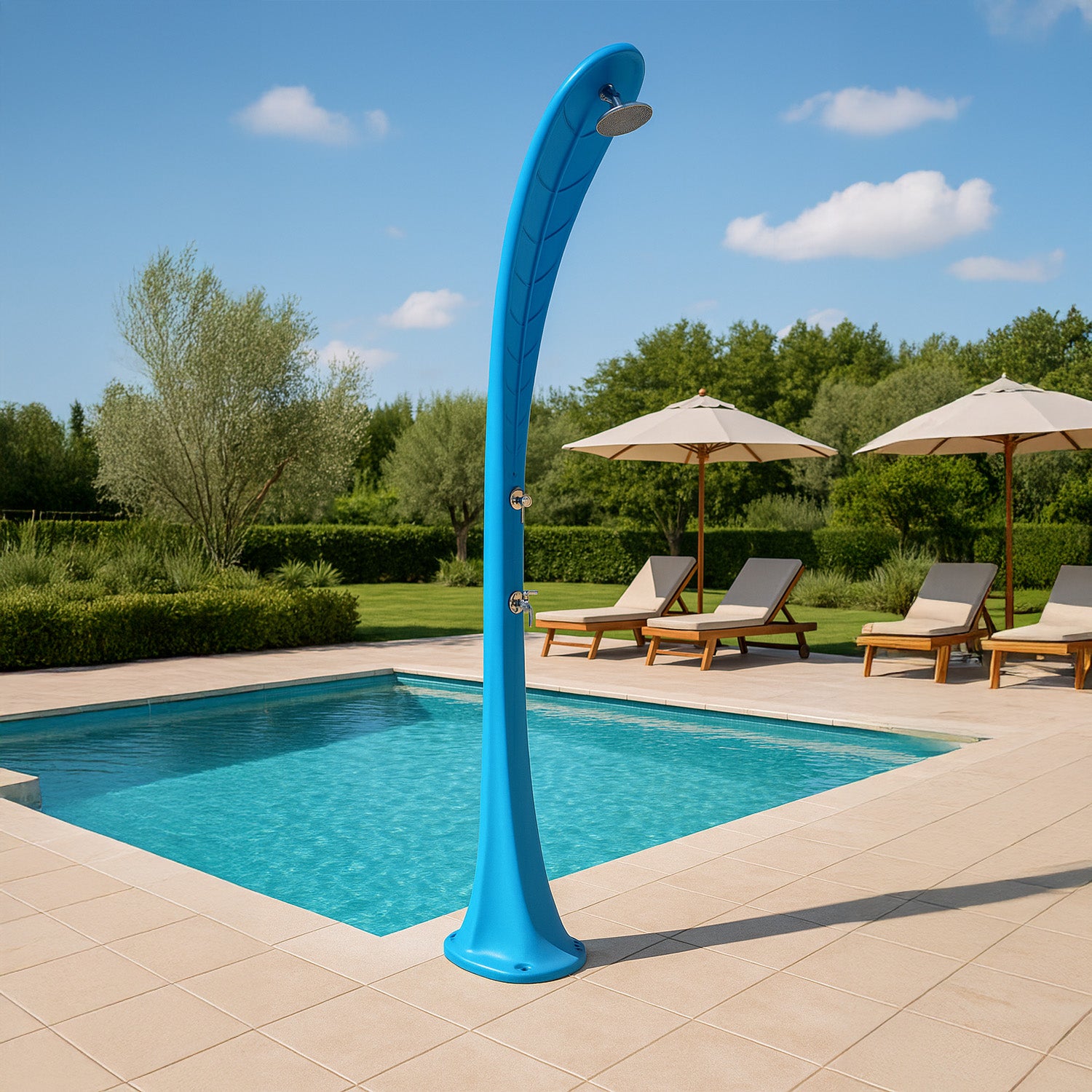 Doccia Solare Esterna Blu a Foglia Di Palma Design Elegante e Sostenibile