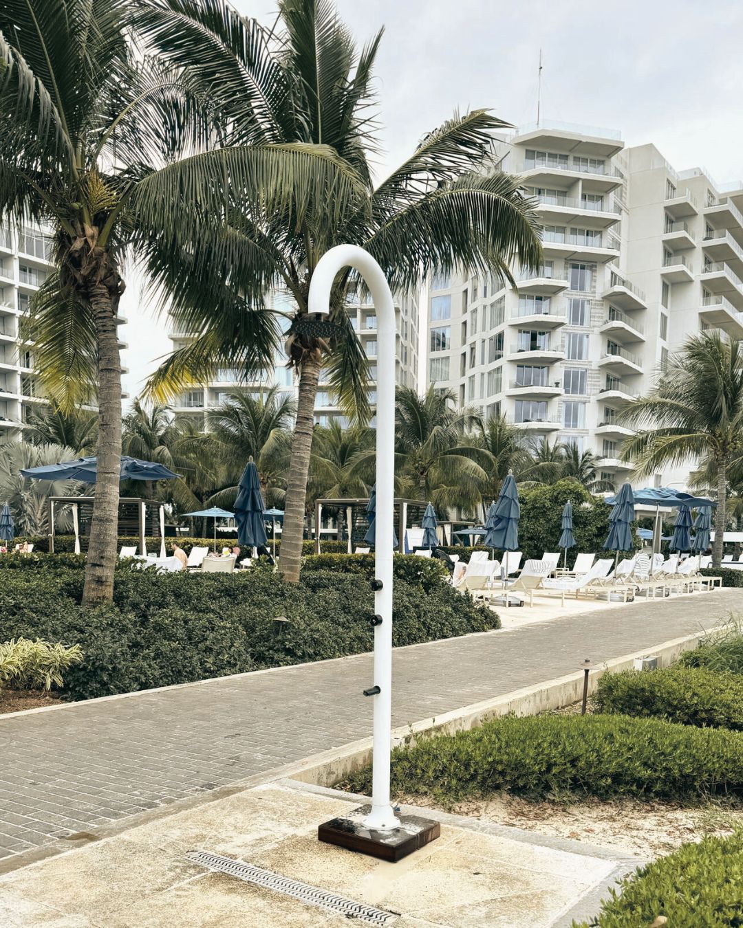 Doccia Luna Alu Bianca Eleganza e Funzionalita Per Interni E