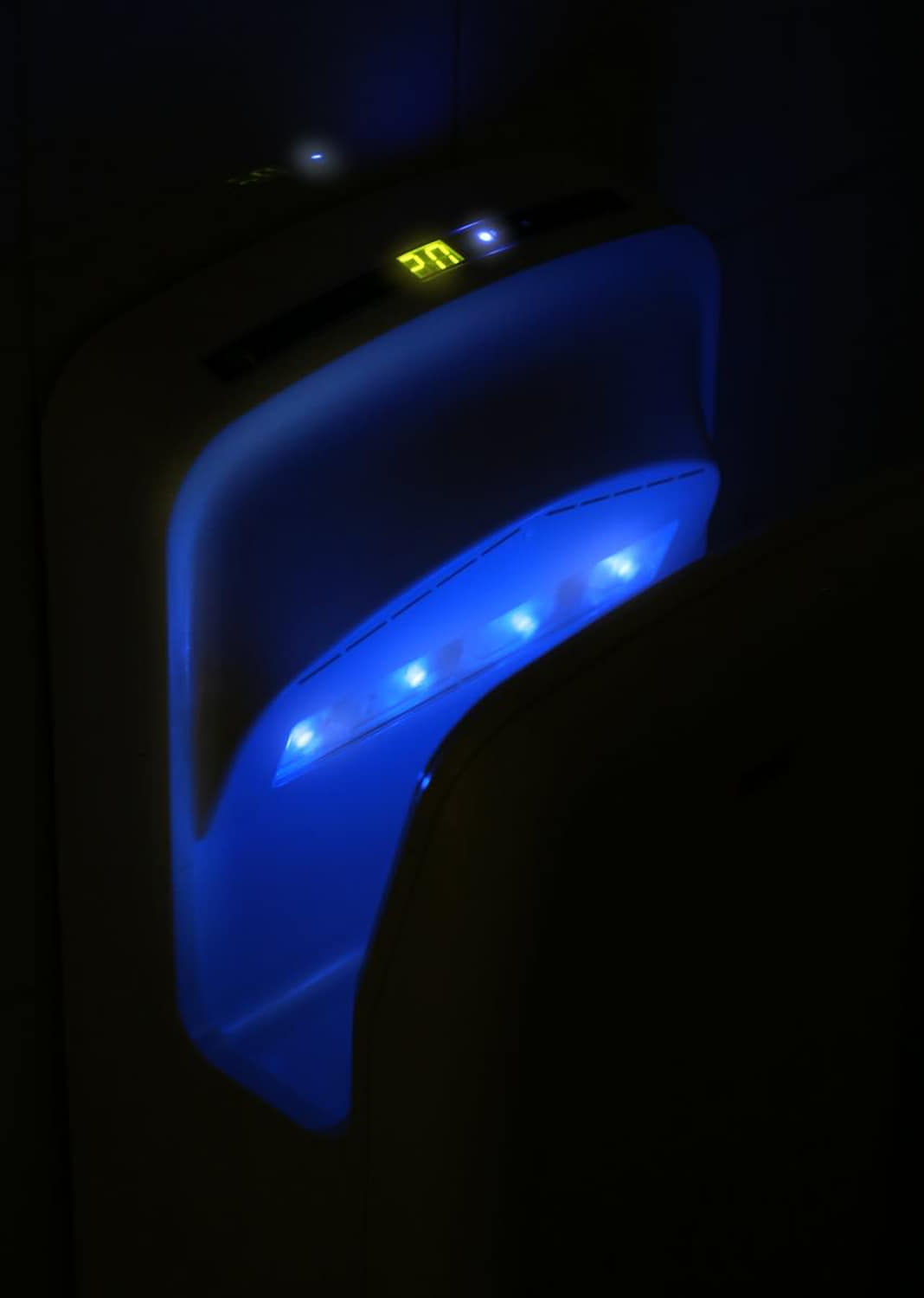 Asciugamani elettrico Moel 734: design elegante e funzionale, acquista subito!