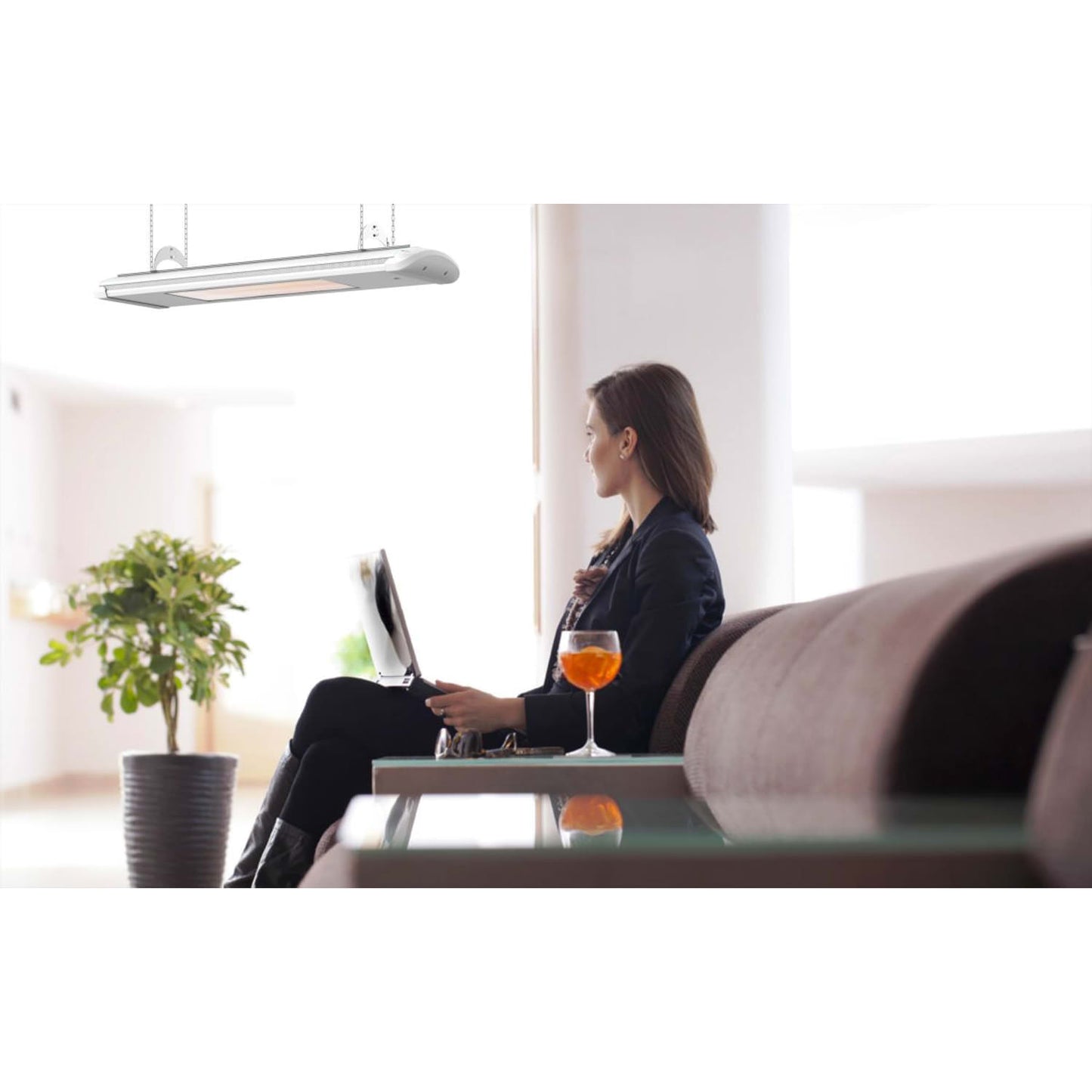 Riscaldatore a infrarossi Aaren 1800W bianco: eleganza e efficienza per ogni ambiente