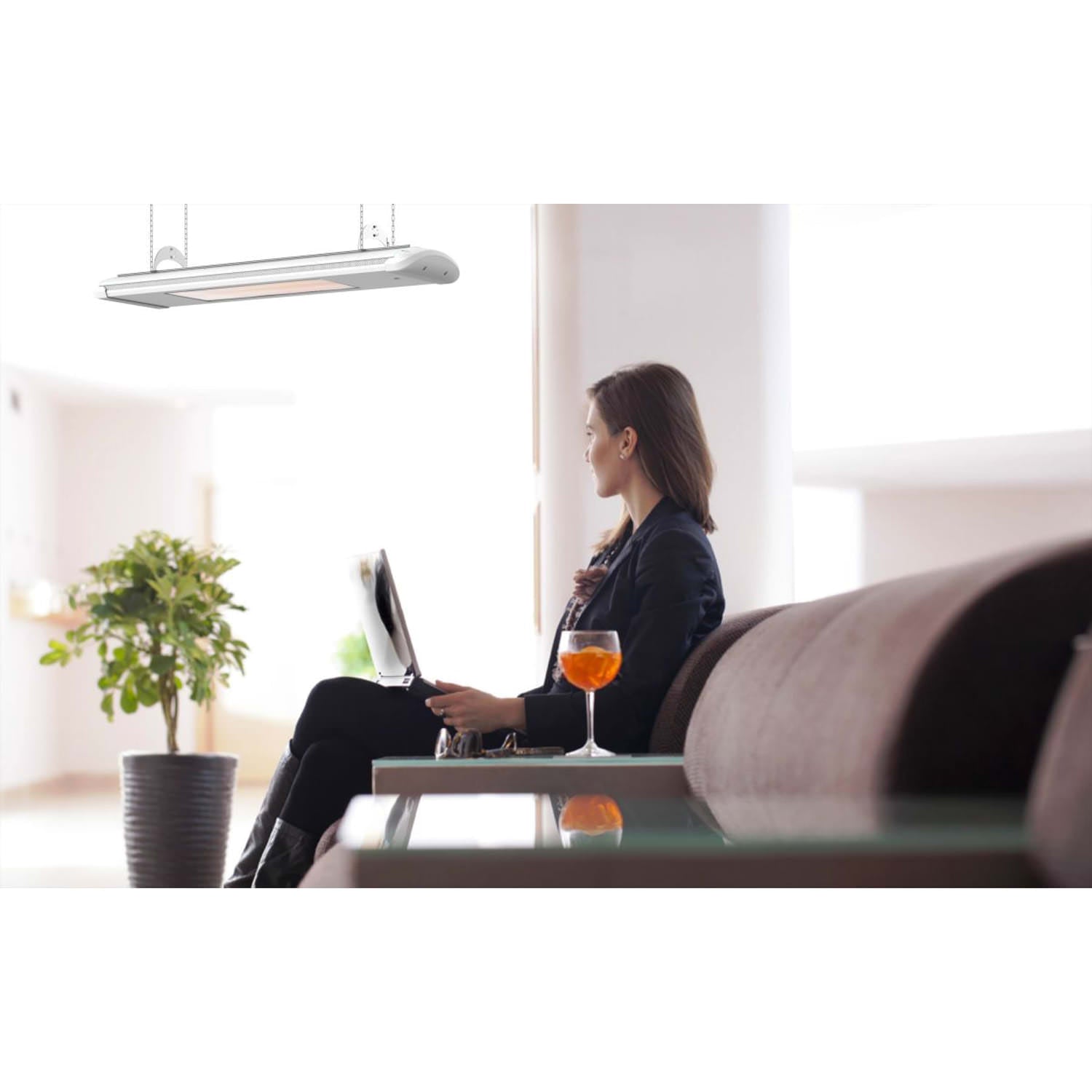 Riscaldatore a infrarossi Aaren 1800W bianco: eleganza e efficienza per ogni ambiente