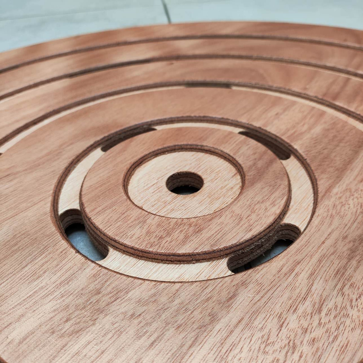 Piatto doccia rotondo in legno Okume per esterno diametro 59
