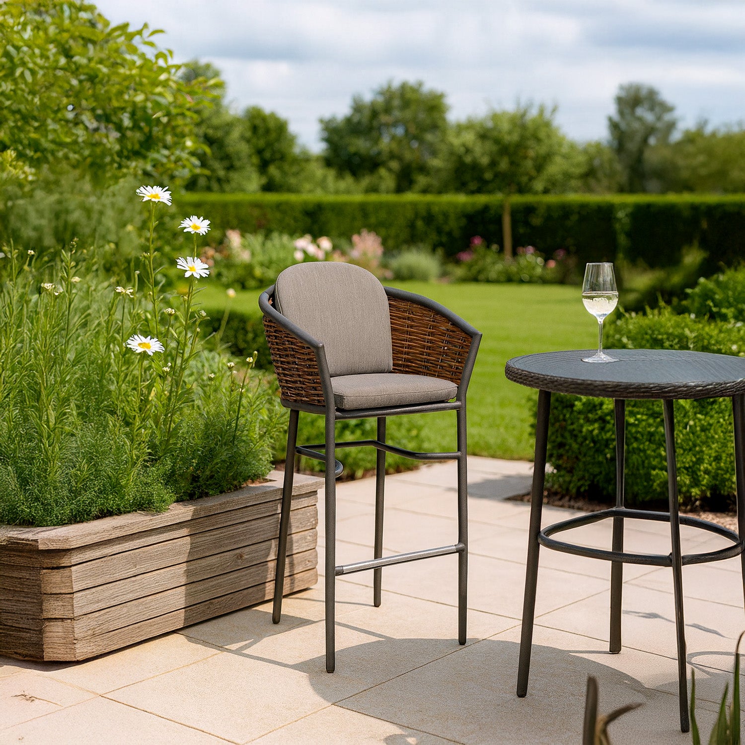 poltroncina alta muse: design moderno e comfort per il tuo giardino