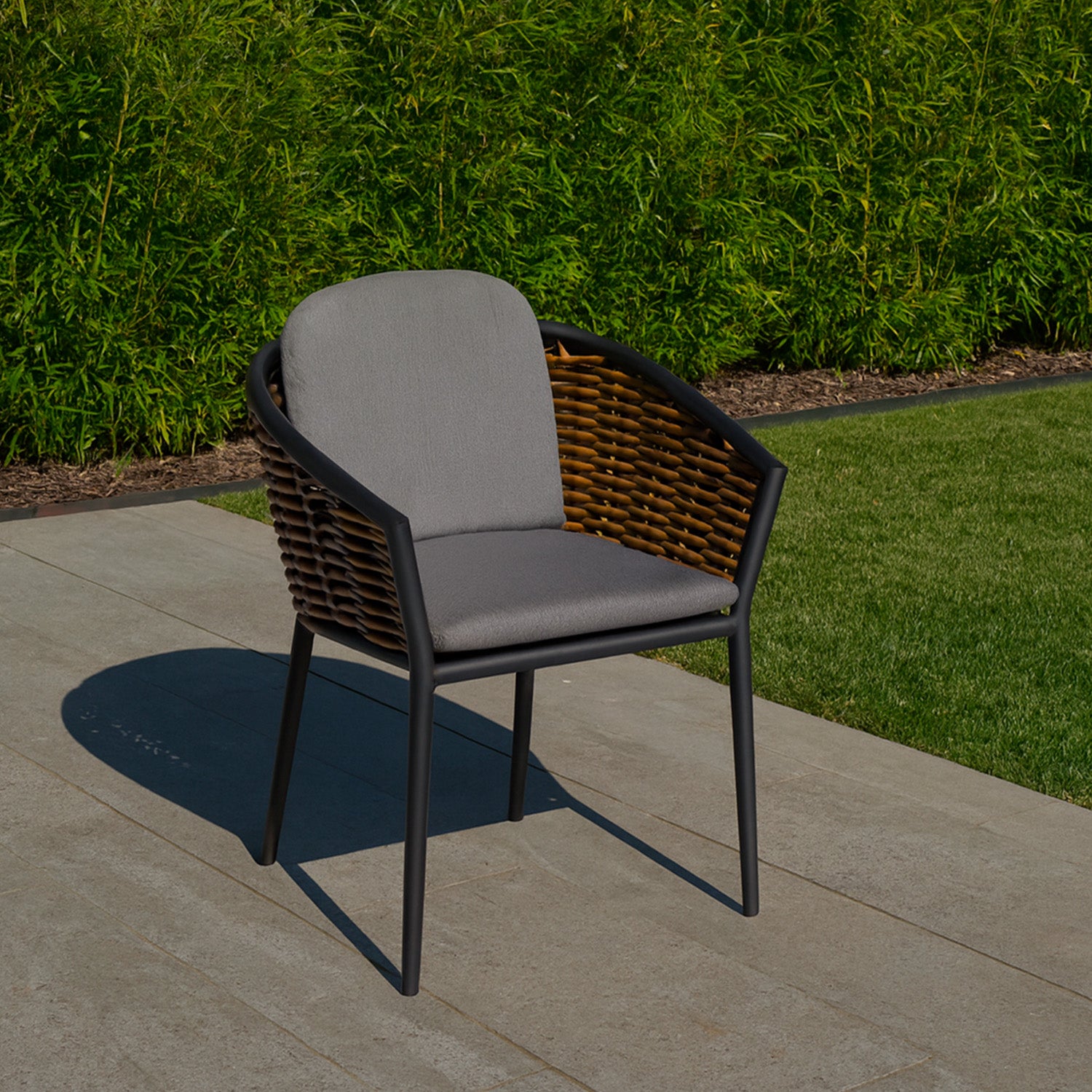 Poltroncina Asti SINED: eleganza e resistenza per il tuo giardino