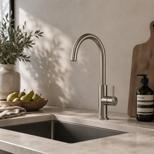 rubinetto cucina levante inox 316l eleganza resistenza e qua
