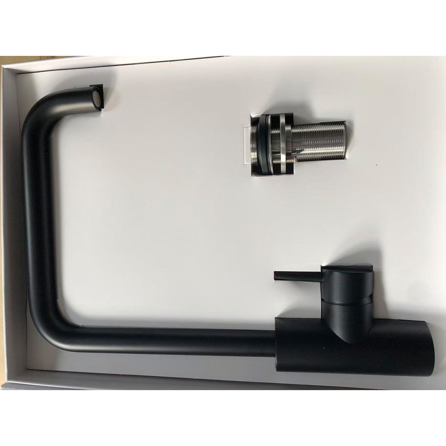 Rubinetto cucina Levante Quadro Nero design elegante e resistente