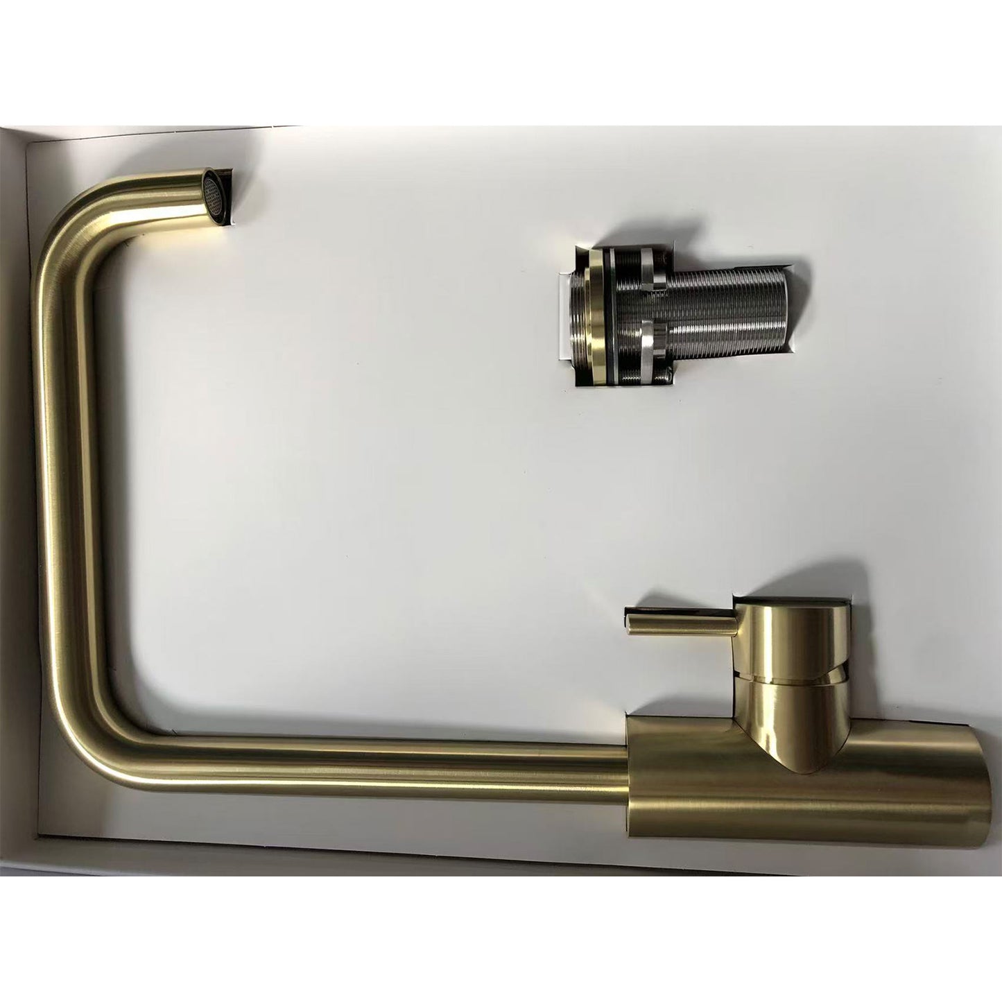 Rubinetto cucina Levante Quadro oro eleganza e resistenza