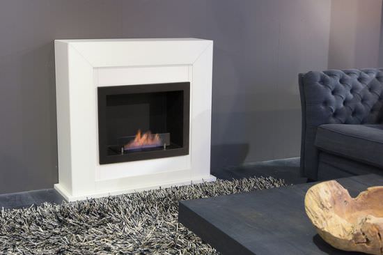 Cornice per camino Adra in MDF bianco: eleganza e robustezza, acquista ora!