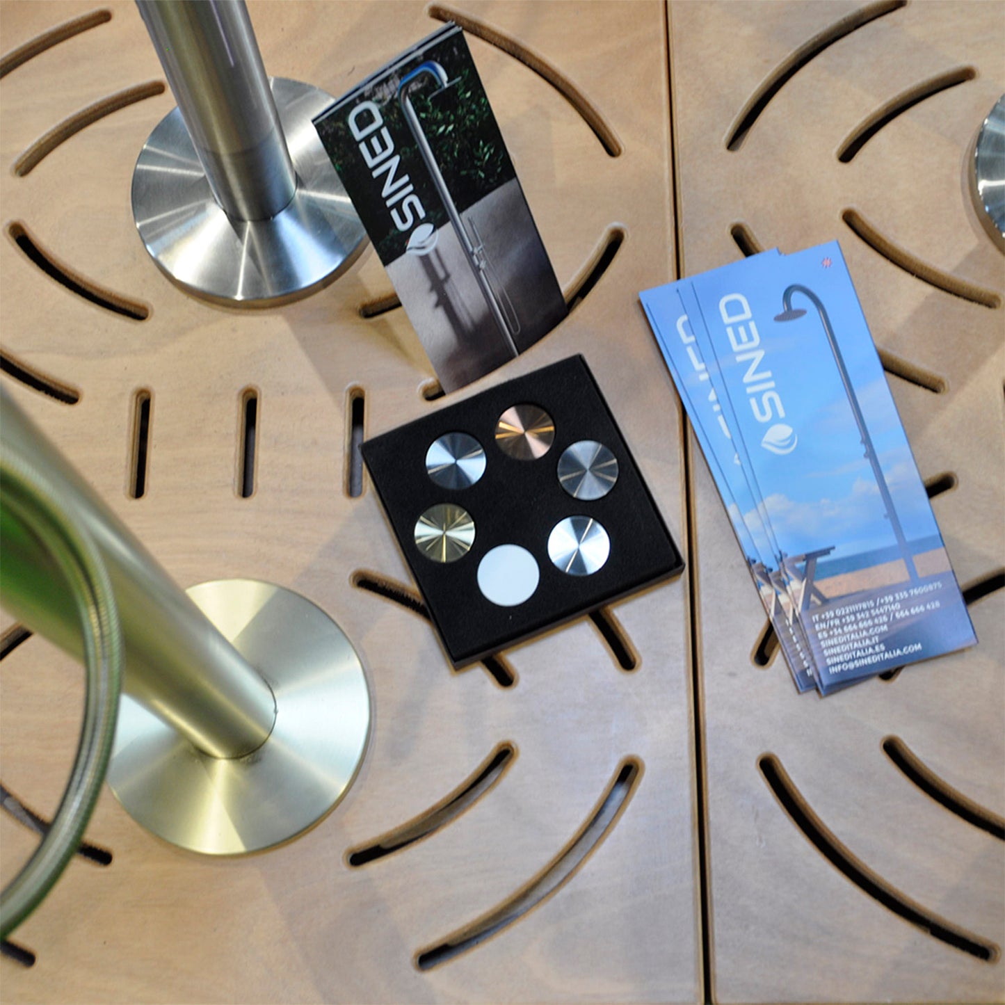 Scatola Sined Quadrata con campioni PVD eleganza e qualita