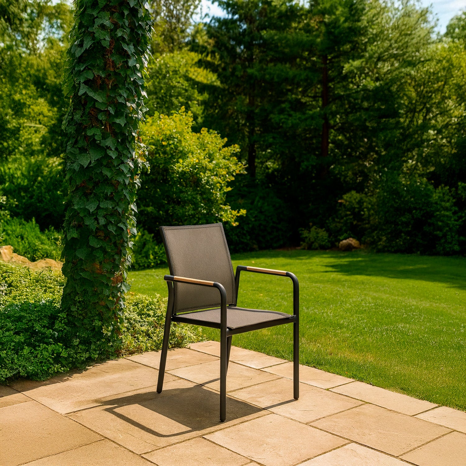 Poltrona impilabile CHIERI in alluminio eleganza e praticita per il tuo giardino