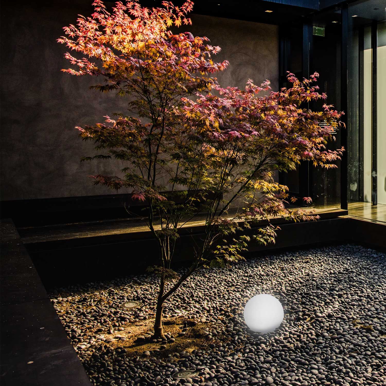 Sfera luminosa solare 50 cm: eleganza e qualità per il tuo spazio